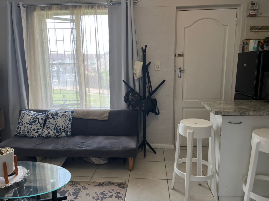 To Let 1 Bedroom Property for Rent in Table View Western Cape